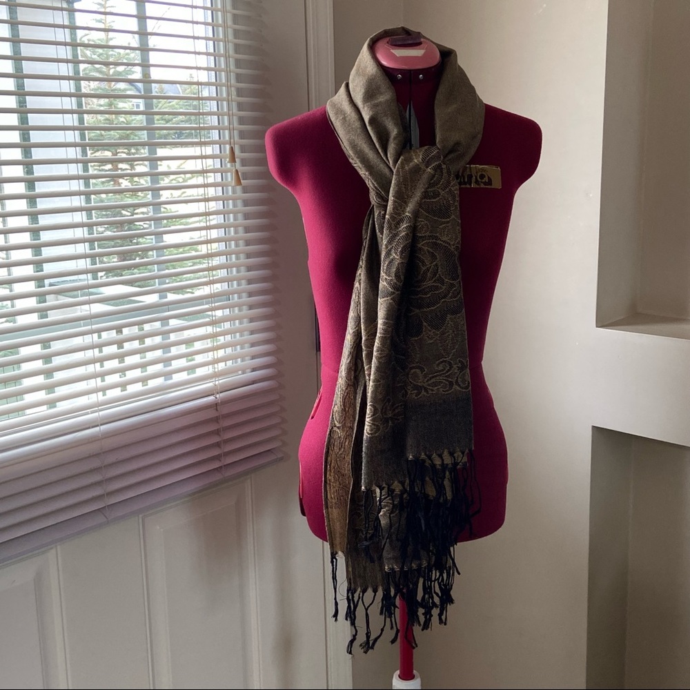 Pashmina tan floral print large scarf, 70% pashmina 30% silk. Used condition.